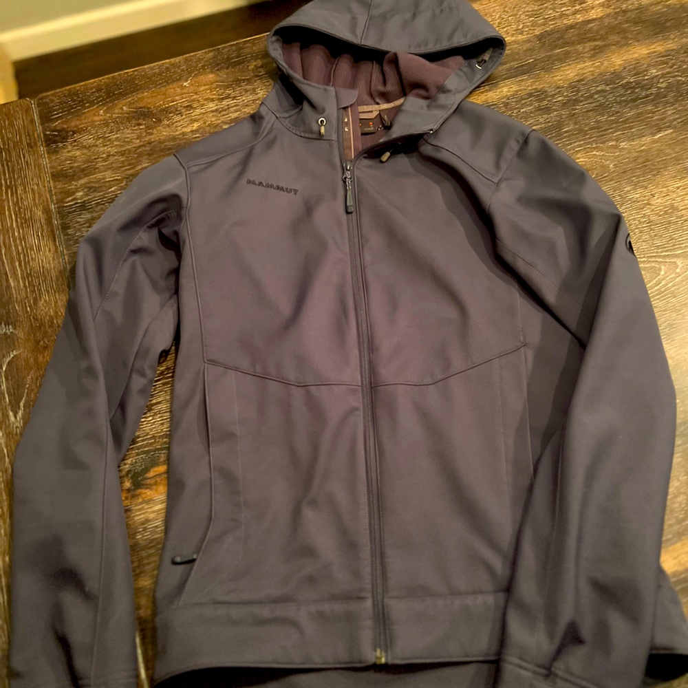 COPY - Mammut Unisex windbreaker style jacket size medium like new